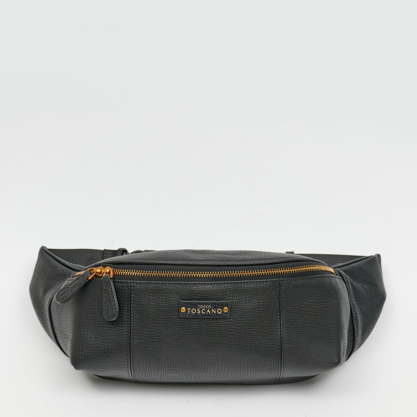 Alec Leather Chest Bag With Gold-Tone Hardware - TGEB1433LN3NL2 BLACK - Tocco Toscano Malaysia